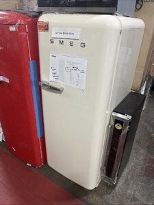 Smeg Retro Cream Freestanding Right Hinged Fridge with Icebox, Ex-Display