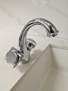 Ex-Display Single Hole Basin Mixer Tap in Polished Chrome