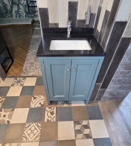 Roper Rhodes Traditional Floorstanding Vanity Unit in Blue with Stone Top – Ex-Display