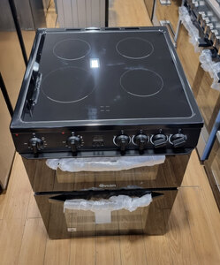 Ex-Display Swan SX16720B 60cm Electric Twin Oven Ceramic Hob Cooker - Black