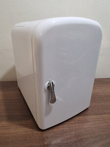 4L Mini Fridge Cooling Unused Ex-Display Minor Cosmetic Damage